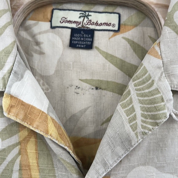 COPY - Tommy Bahama 100% Silk Shirt L Hawaiian Yellow Multicolar Floral Tropica… - Picture 4 of 4